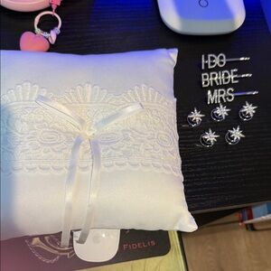 David's Bridal White Lace Ring Pillow & Bridal Hair pins